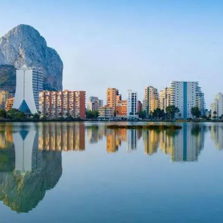 Sleeps 3 With Pool Air Con And Wifi * Calp