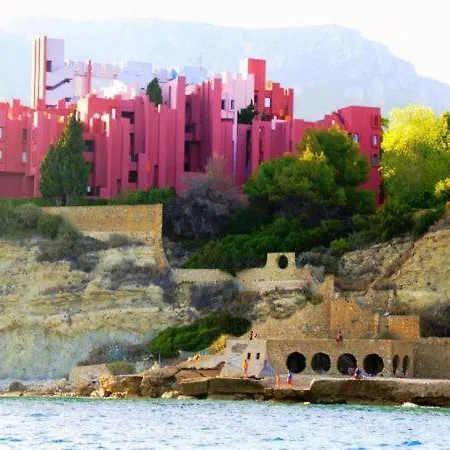 Sleeps 3 With Pool Air Con And Wifi * Calpe